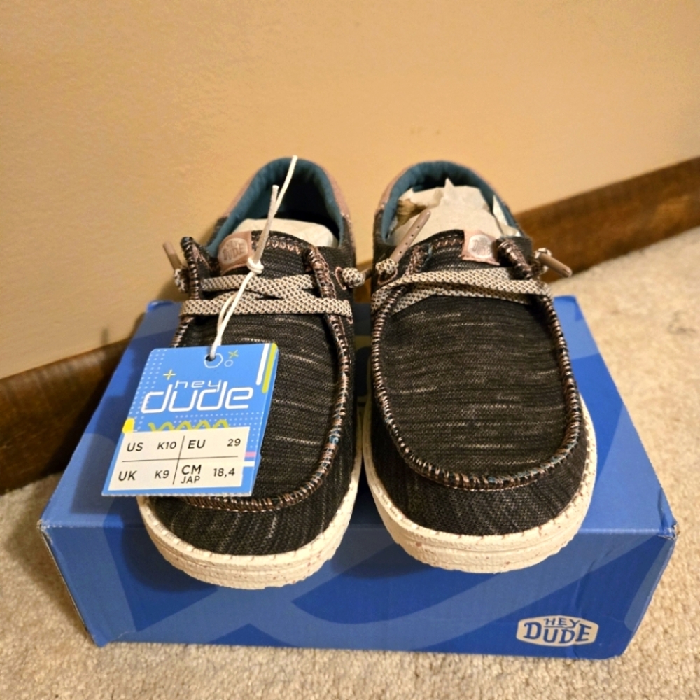 Hey Dude Gray And Lavendar Waffle Back Lightweight Comfort Kids 10